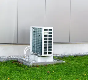 Air heat pump from an industrial building