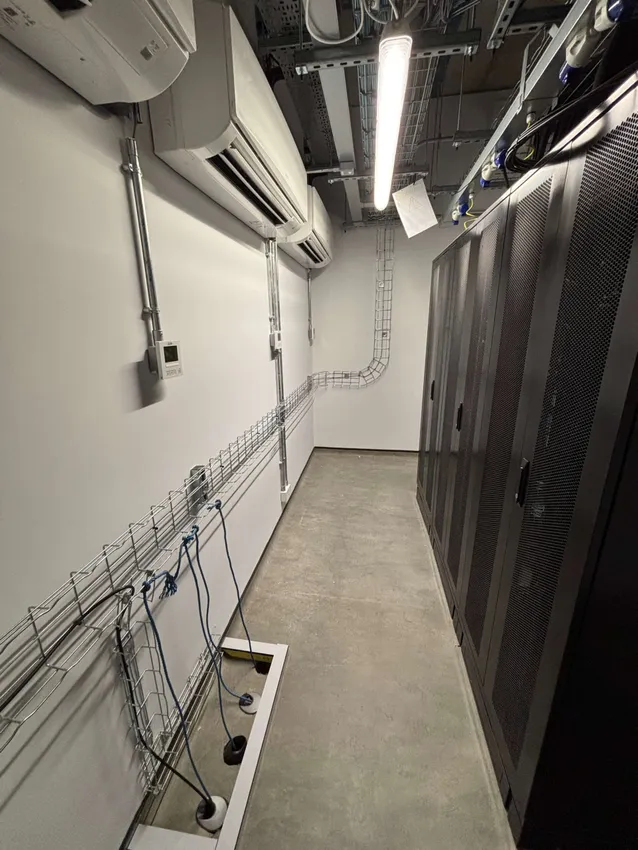 pas-air-conditioning-air-conditioning-installation-ir-server-room-chester-5